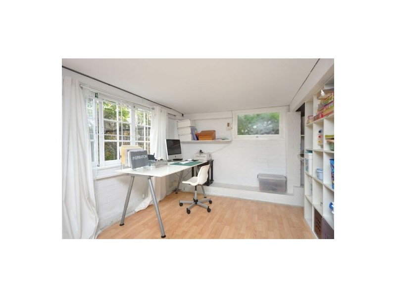 4 OLYMPUS COURT, Eatons Hill QLD 4037