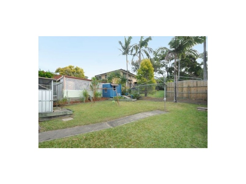 4 OLYMPUS COURT, Eatons Hill QLD 4037