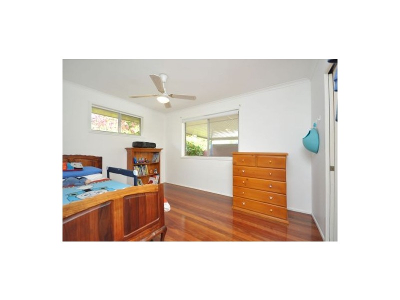 4 OLYMPUS COURT, Eatons Hill QLD 4037