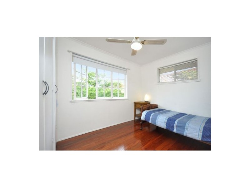 4 OLYMPUS COURT, Eatons Hill QLD 4037