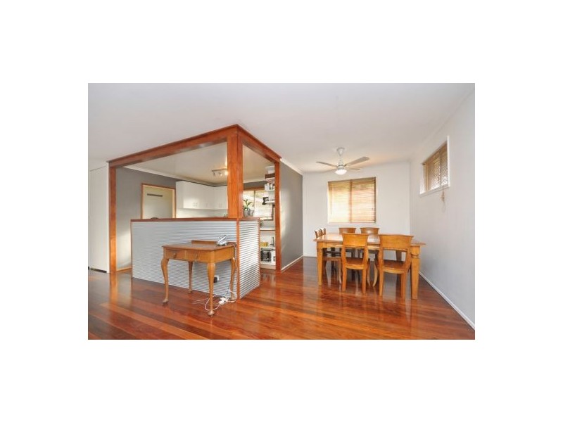 4 OLYMPUS COURT, Eatons Hill QLD 4037