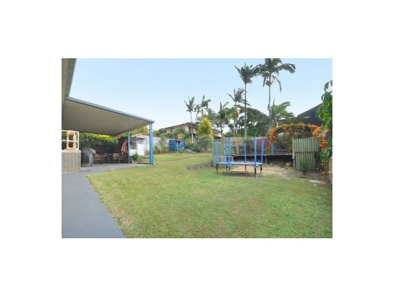 4 OLYMPUS COURT, Eatons Hill QLD 4037