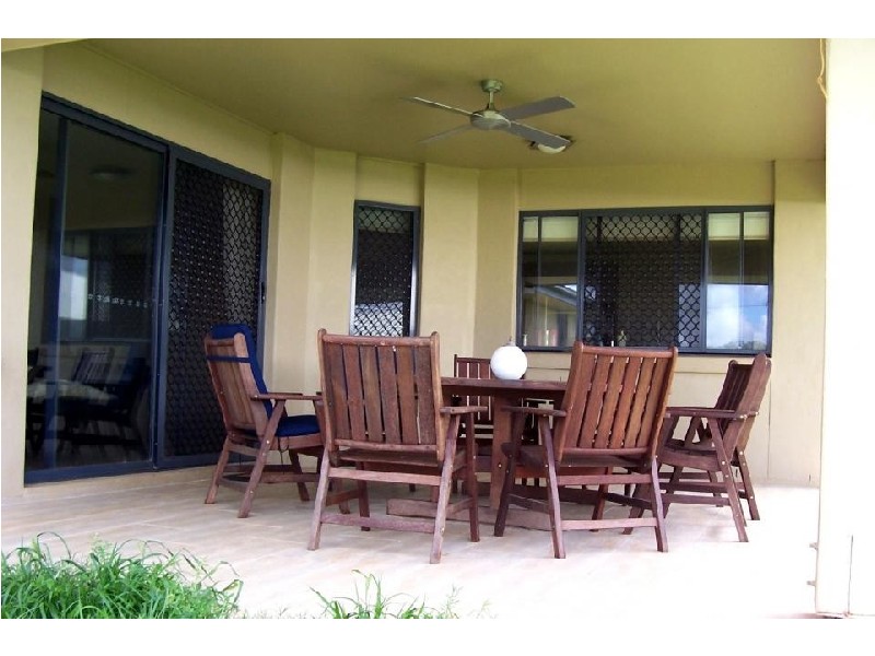 14 Cole St, Redland Bay QLD 4165