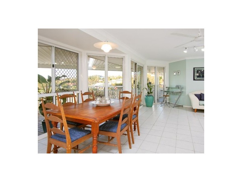 12 WANDA CT, Albany Creek QLD 4035