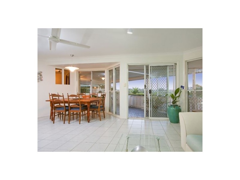 12 WANDA CT, Albany Creek QLD 4035