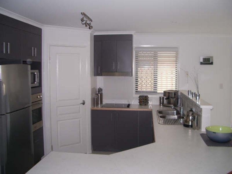 74 Jezabel Dr, Springfield Lakes QLD 4300