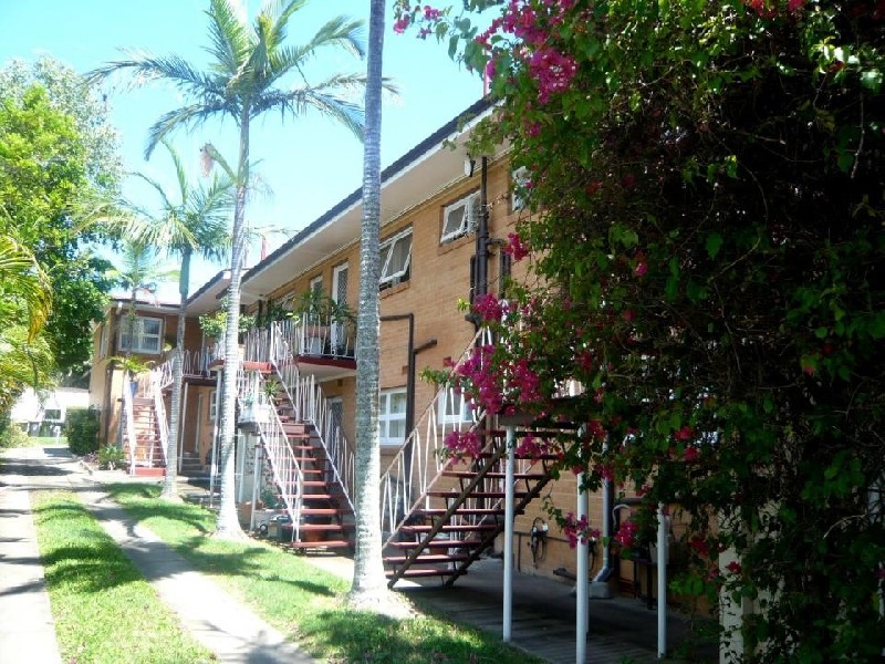 37 Dansie St, Greenslopes QLD 4120