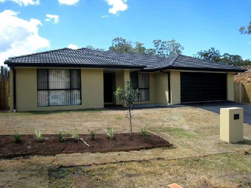 16 Den Otter Drive, Bellbird Park QLD 4300
