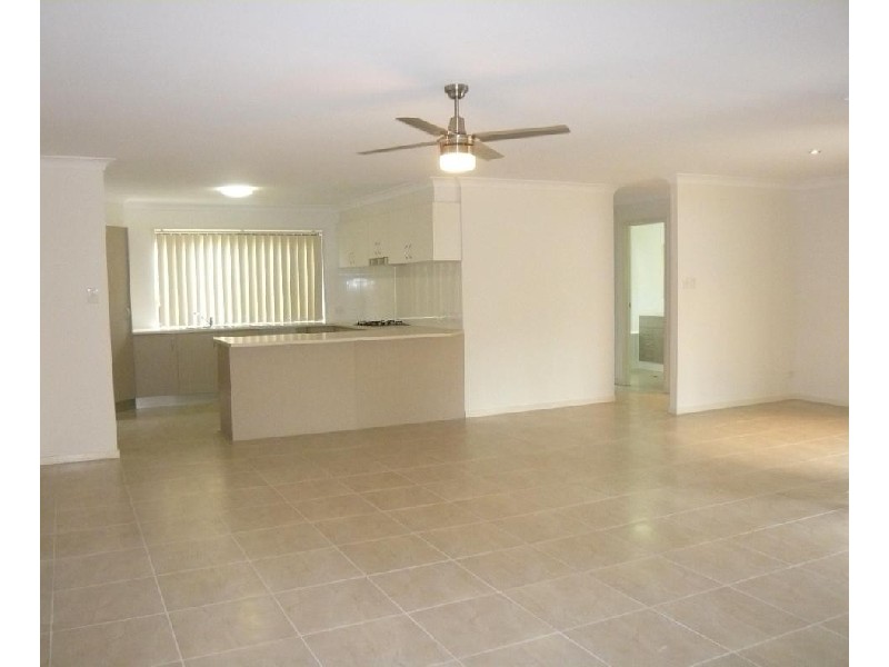 16 Den Otter Drive, Bellbird Park QLD 4300