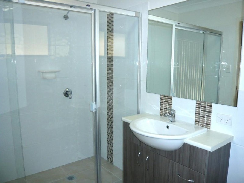 16 Den Otter Drive, Bellbird Park QLD 4300