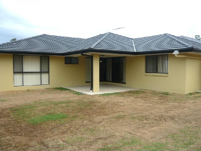 16 Den Otter Drive, Bellbird Park QLD 4300
