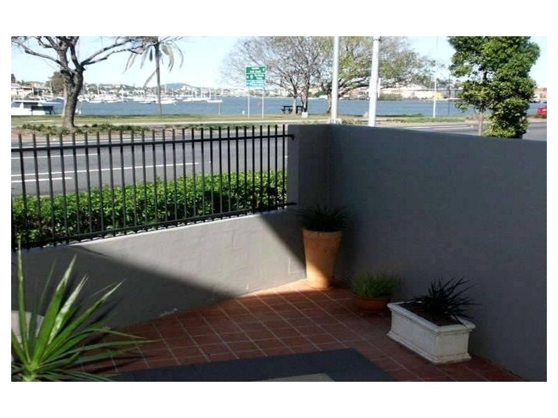 1/112 Kingsford Smith Drive, Hamilton QLD 4007