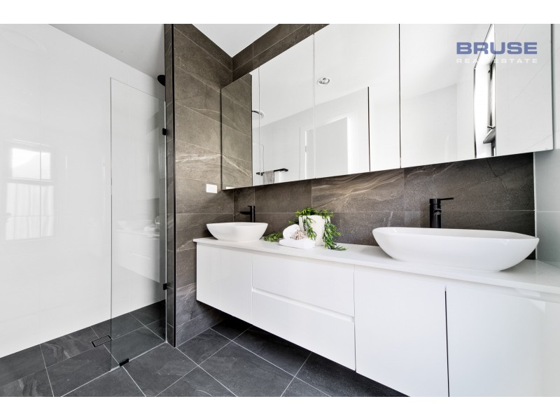 11A & 11B Jenkins Avenue, Rostrevor SA 5073