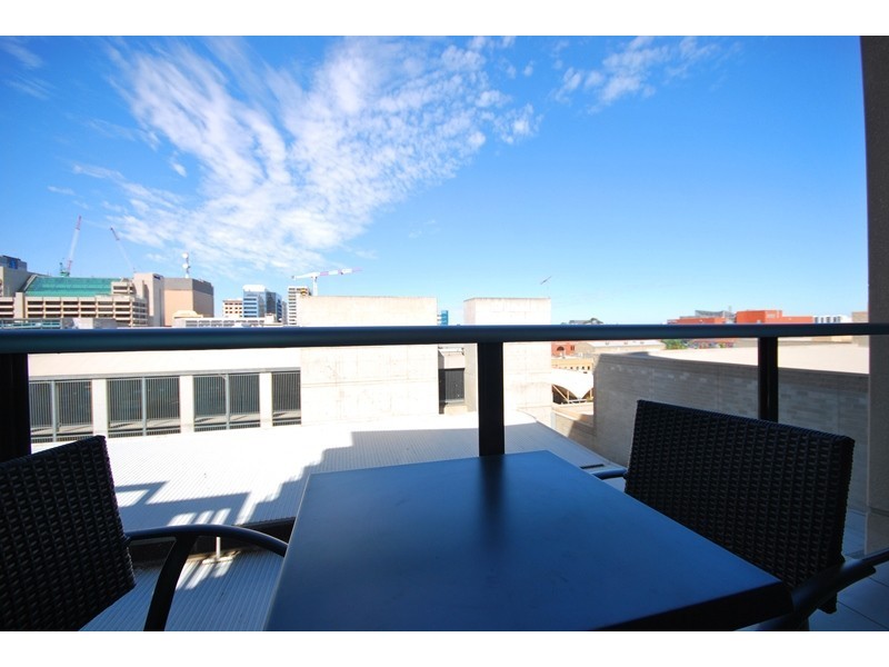 809/102 – 105 North Terrace, Adelaide SA 5000