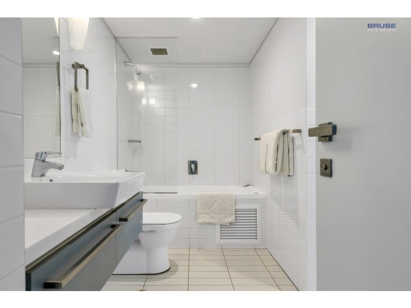 604/102 – 105 North Terrace, Adelaide SA 5000