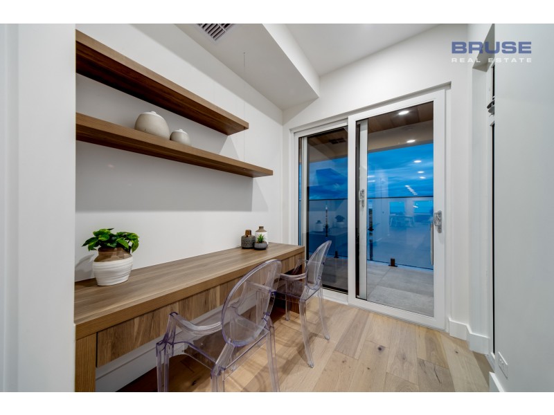 118 Seaview Road, Tennyson SA 5022