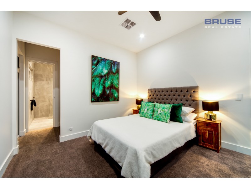 118 Seaview Road, Tennyson SA 5022