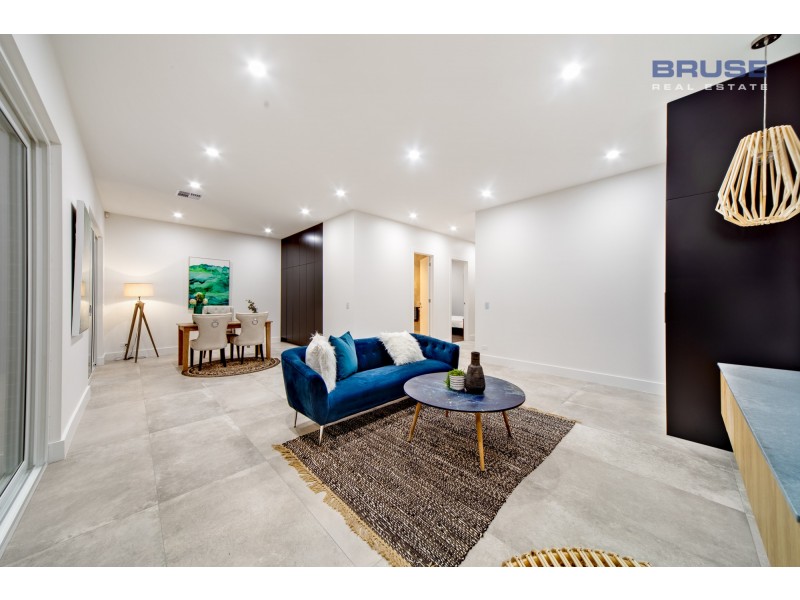 118 Seaview Road, Tennyson SA 5022