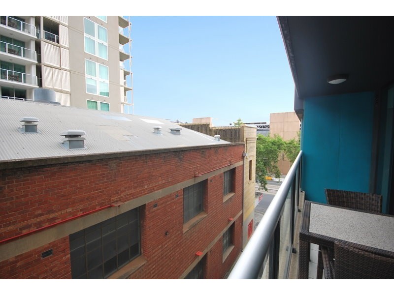 301/102 – 105 North Terrace, Adelaide SA 5000