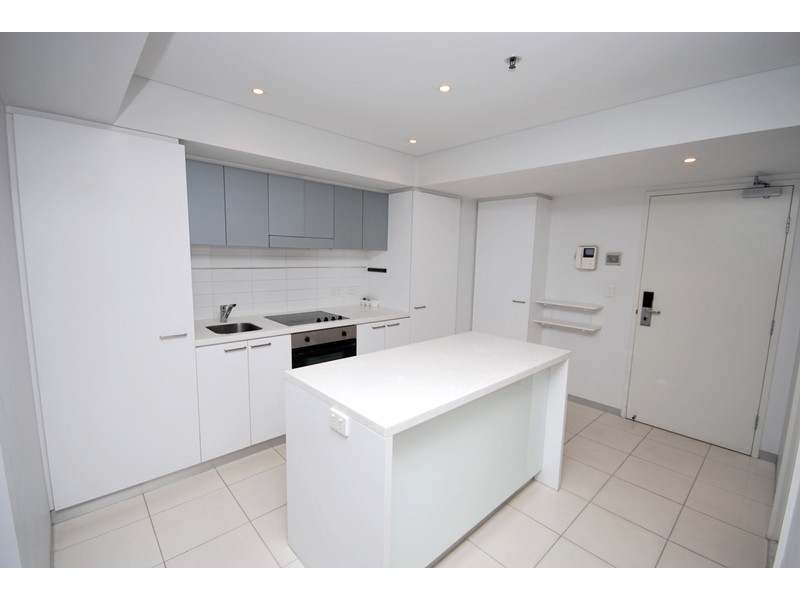 301/102 – 105 North Terrace, Adelaide SA 5000