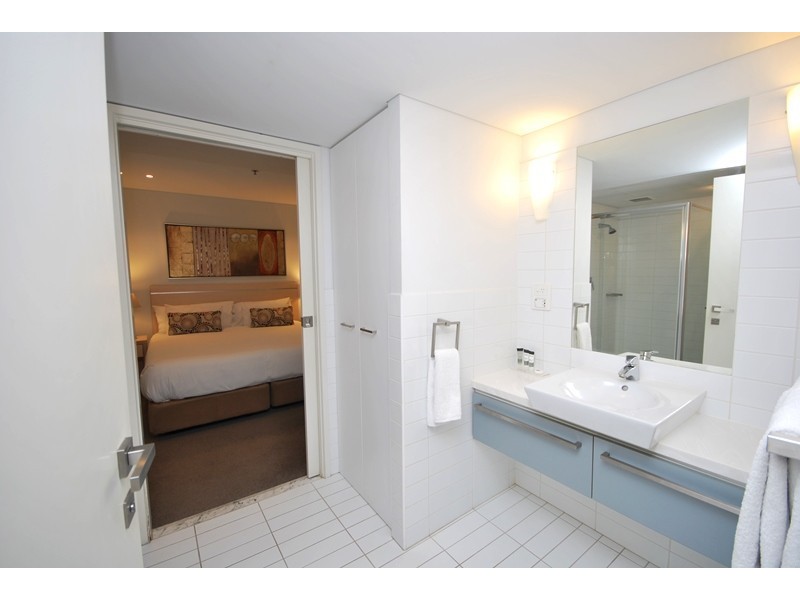 301/102 – 105 North Terrace, Adelaide SA 5000