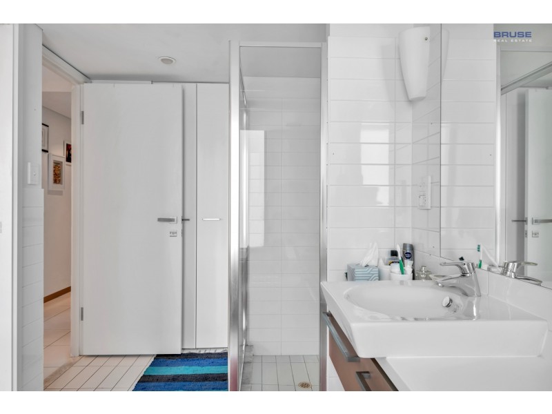 902/102 – 105 North Terrace, Adelaide SA 5000