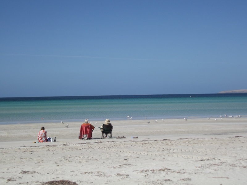 75 Flinders Grove, Island Beach SA 5222