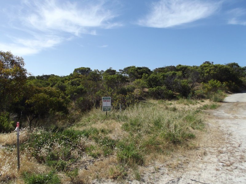 75 Flinders Grove, Island Beach SA 5222