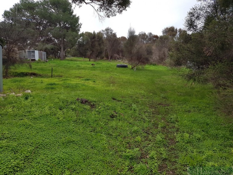 2 – Redbanks Road, American River SA 5221