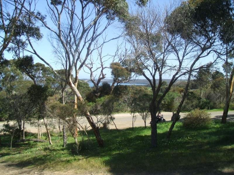 2 – Redbanks Road, American River SA 5221