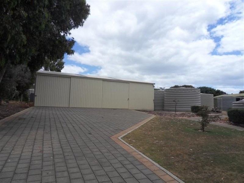 31  Hawthorn Ave, Emu Bay SA 5223