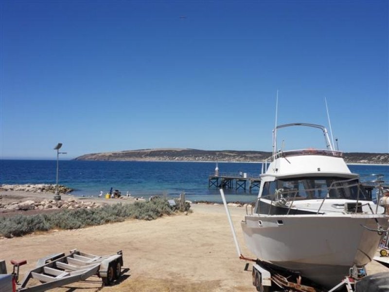 31  Hawthorn Ave, Emu Bay SA 5223