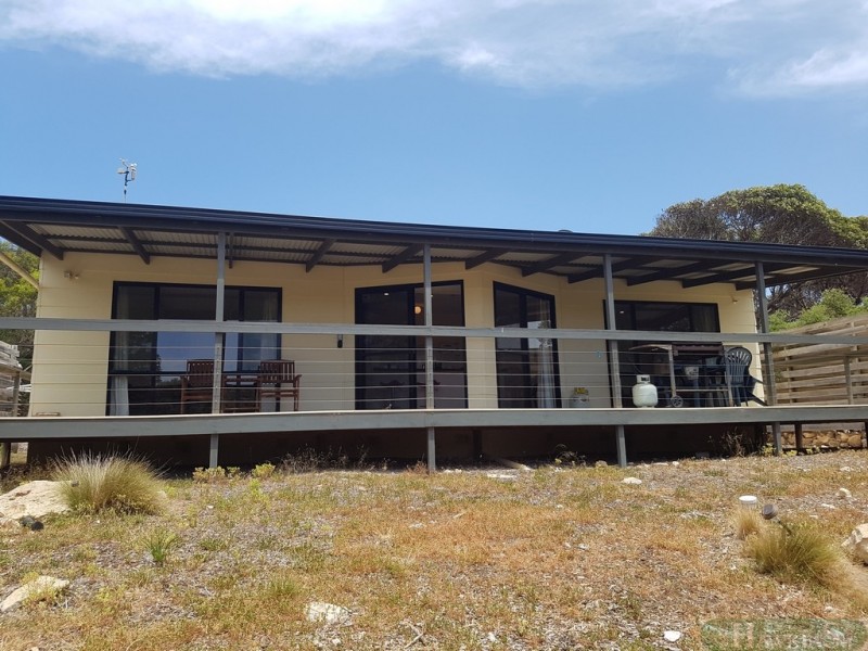4 Flinders Road, Vivonne Bay SA 5223