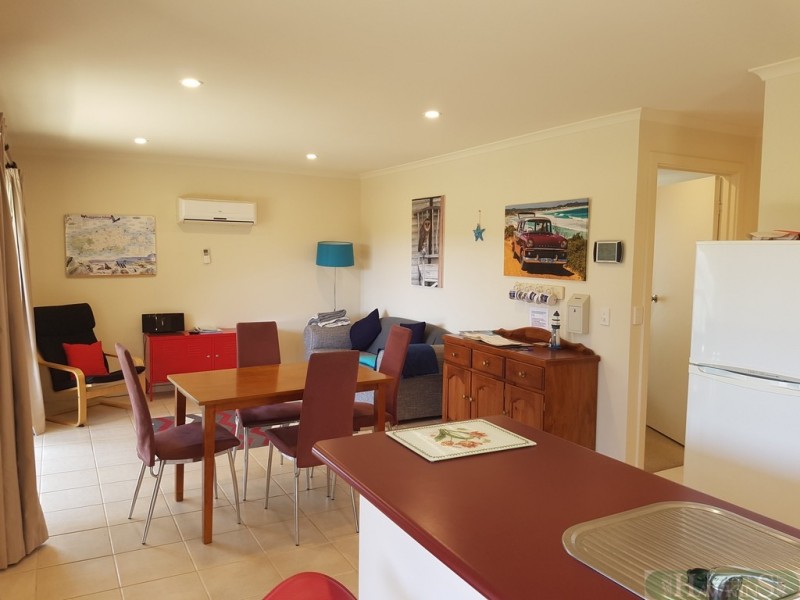 4 Flinders Road, Vivonne Bay SA 5223
