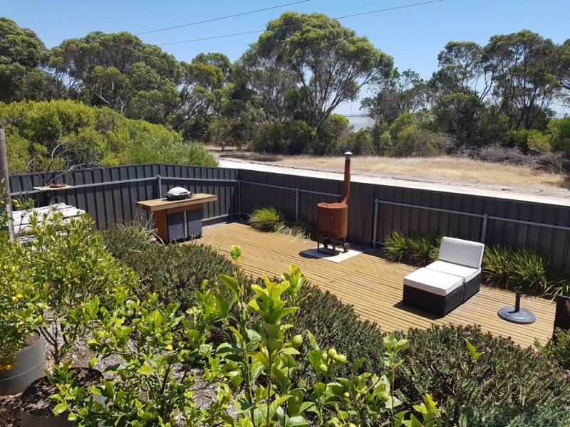 18 Nepean Esplanade, Nepean Bay SA 5223