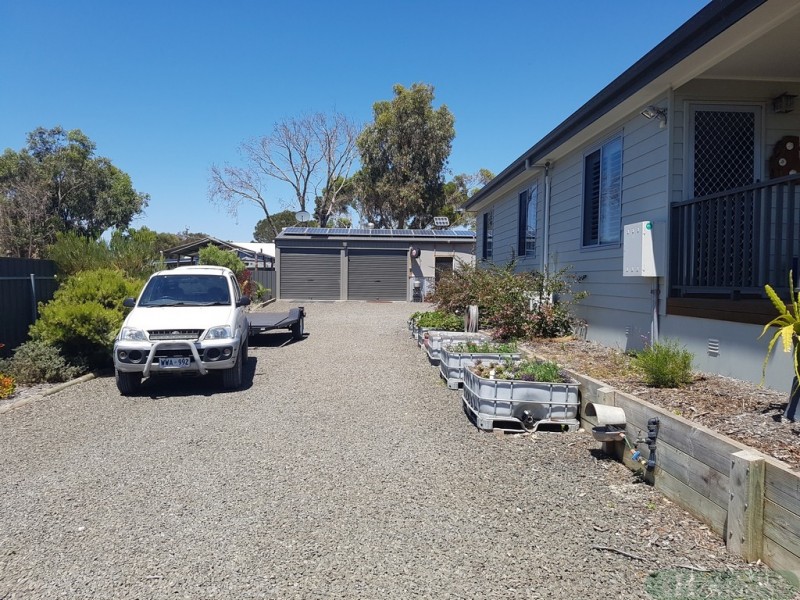 18 Nepean Esplanade, Nepean Bay SA 5223