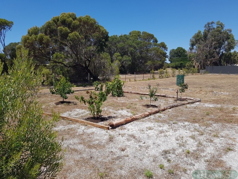 18 Nepean Esplanade, Nepean Bay SA 5223