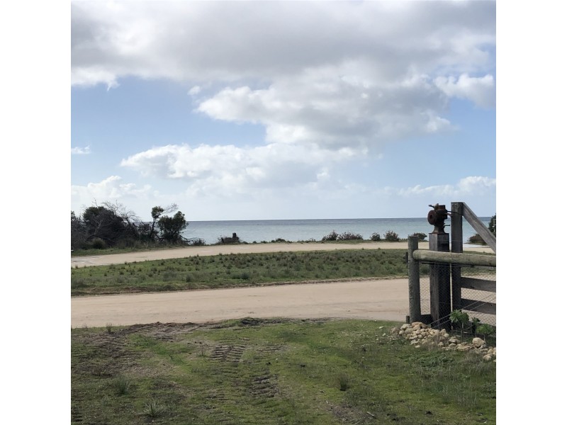 2  Nepean Esplanade, Nepean Bay SA 5223