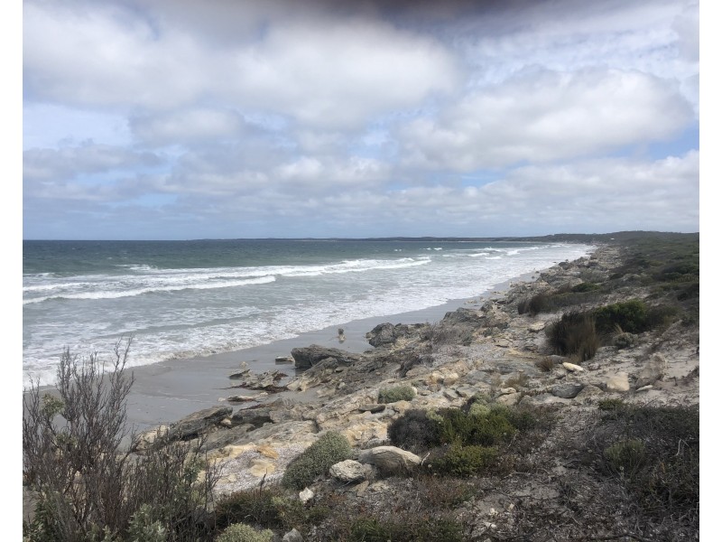 33 Osmanli Road, D’estrees Bay SA 5223
