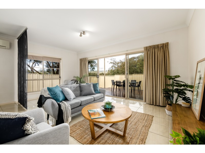 7 Bishops Hill Road, Happy Valley SA 5159