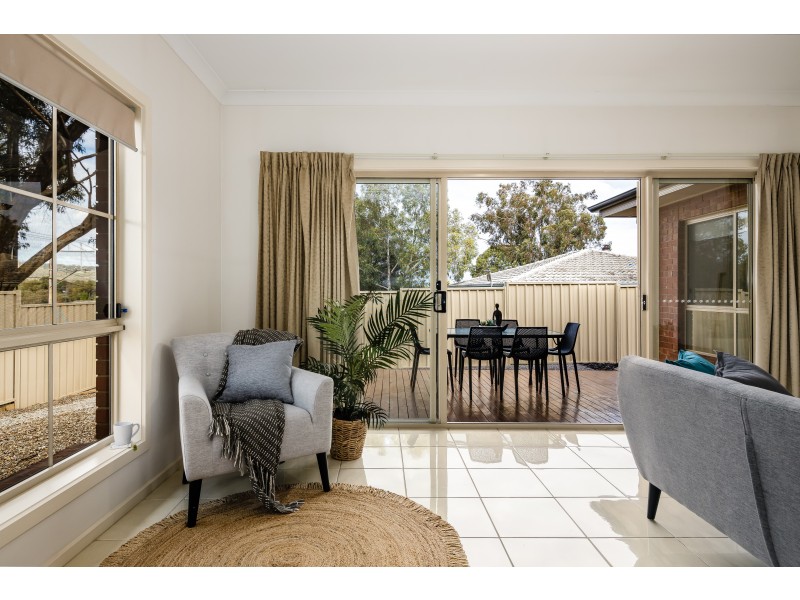 7 Bishops Hill Road, Happy Valley SA 5159