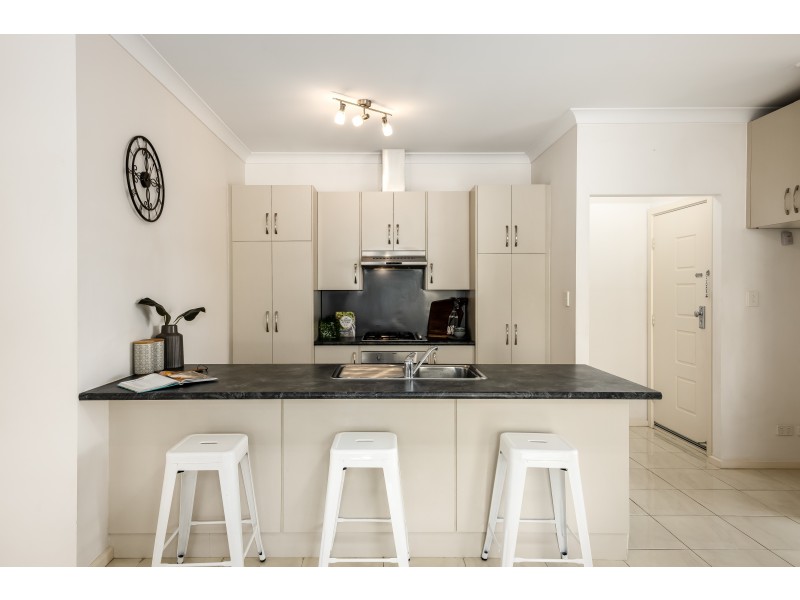 7 Bishops Hill Road, Happy Valley SA 5159