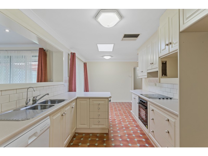 4 Rangeview Road, Happy Valley SA 5159