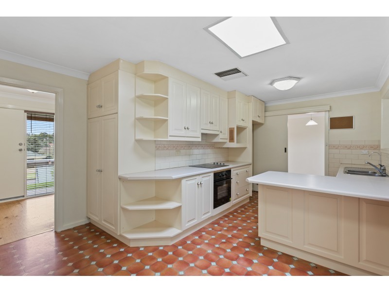 4 Rangeview Road, Happy Valley SA 5159