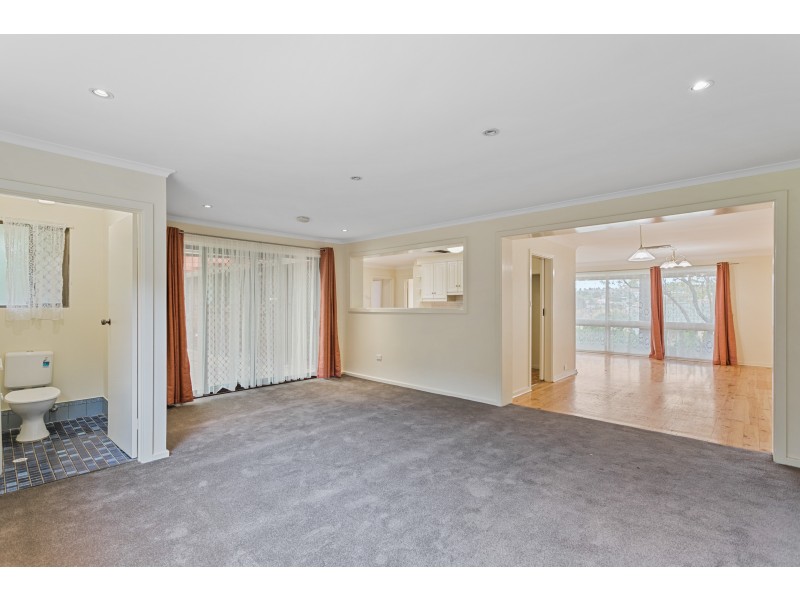 4 Rangeview Road, Happy Valley SA 5159