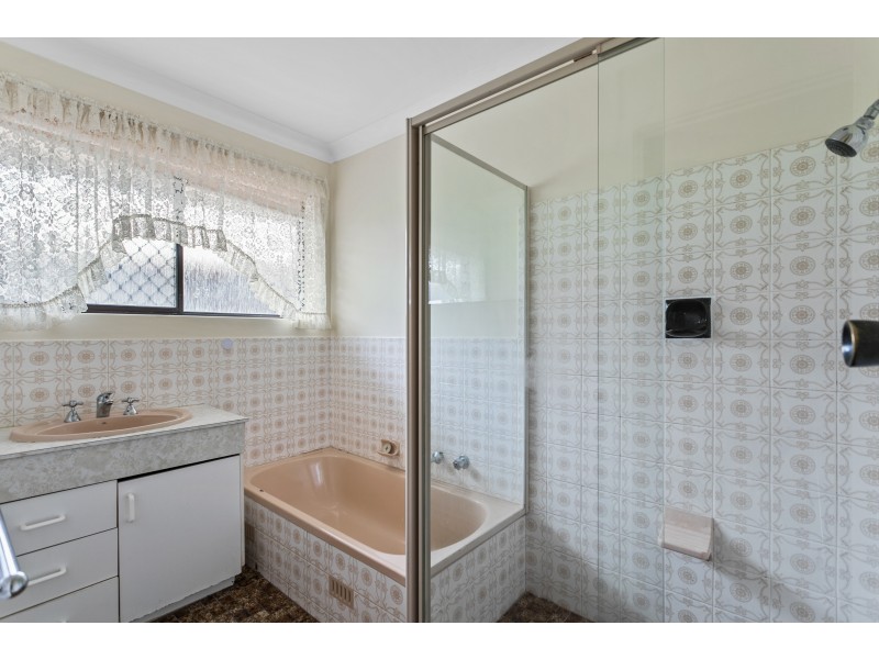 4 Rangeview Road, Happy Valley SA 5159