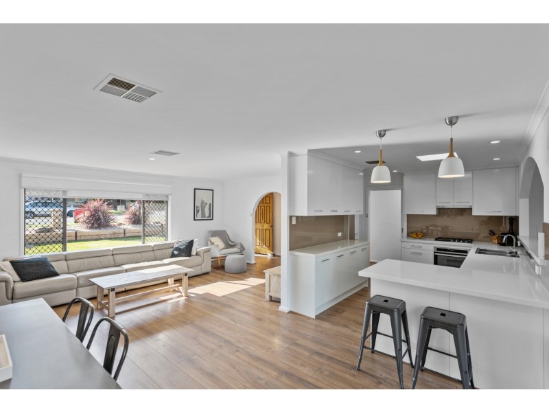 12 Irvine Street, Port Noarlunga SA 5167