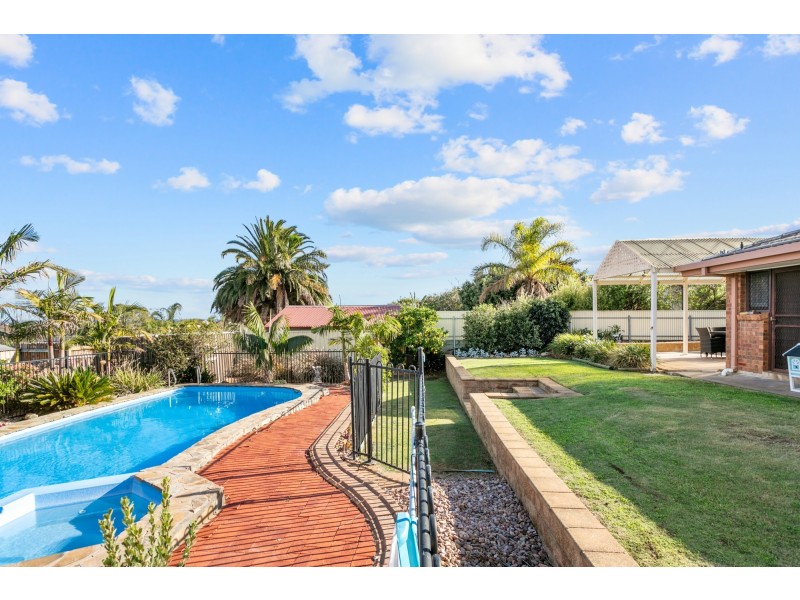 12 Irvine Street, Port Noarlunga SA 5167