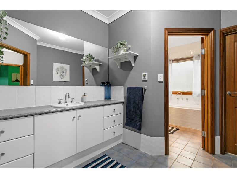 25 Bakers Gully Road, Kangarilla SA 5157