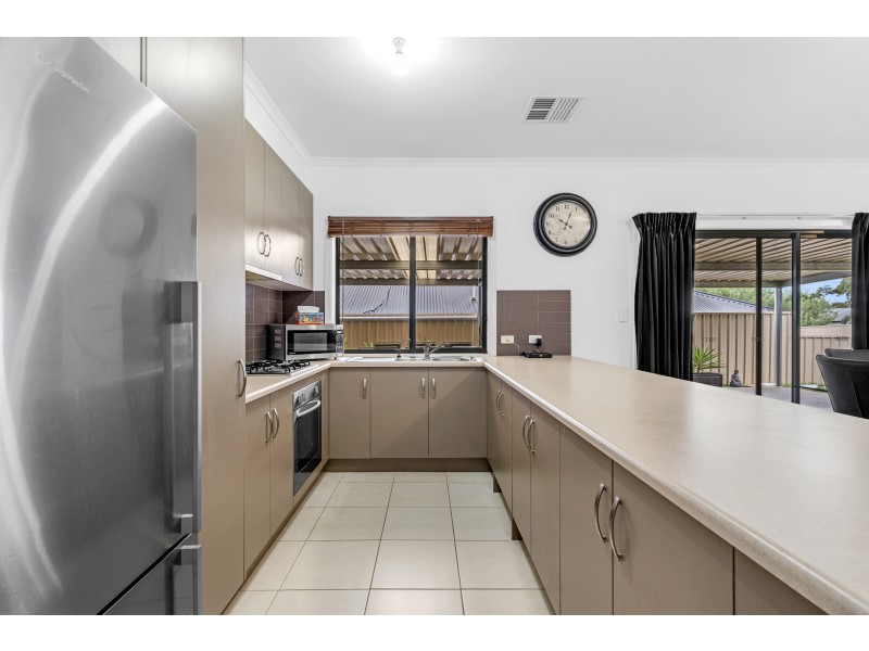 7 Madeleine Close, Morphett Vale SA 5162